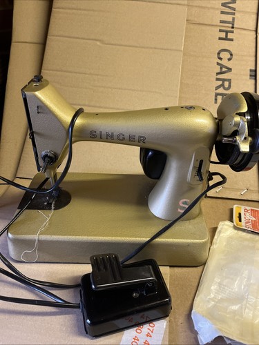 Gold colour singer - colour,