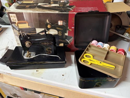 Singer toy sewing machine - singer,