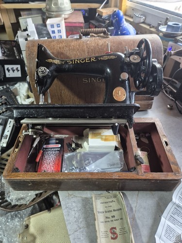 Singer vintage 99k hand crank - vintage,