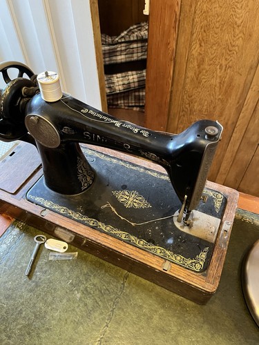 Singer vintage sewing machine - sewing,