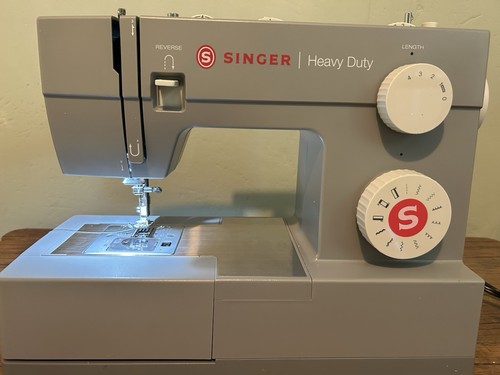 Singer 4411 sewing machine - singer,